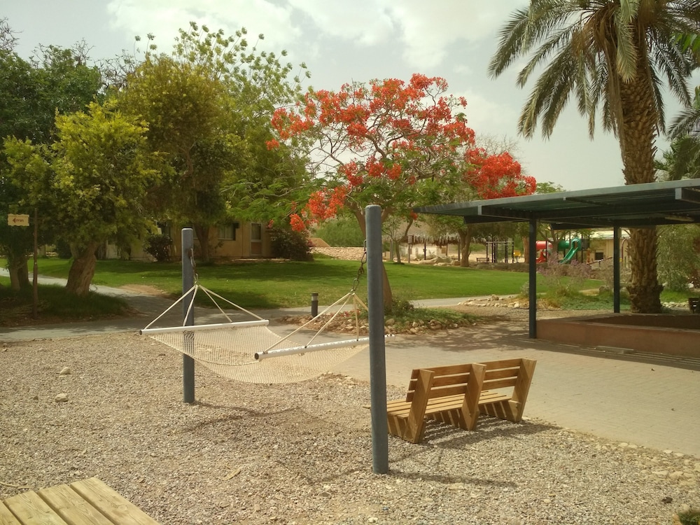 Lotan Desert Travel Hotel