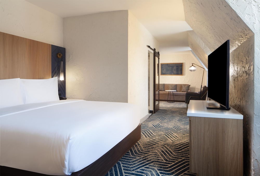 Hotel Royer Urbana Champaign, Tapestry Collection by Hilton