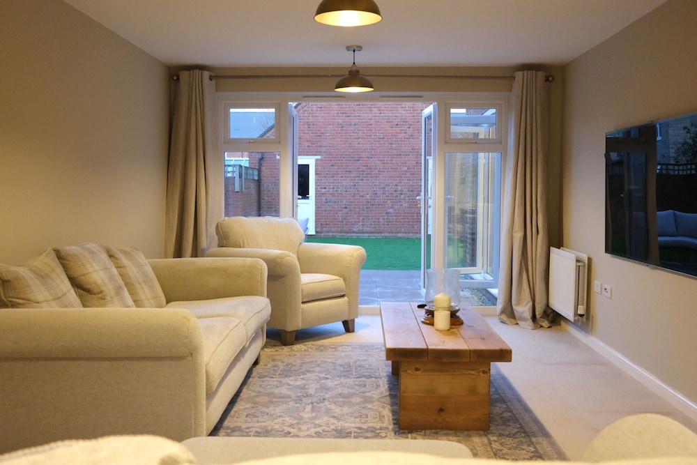 Bicester Villa-6bed-sleeps 14