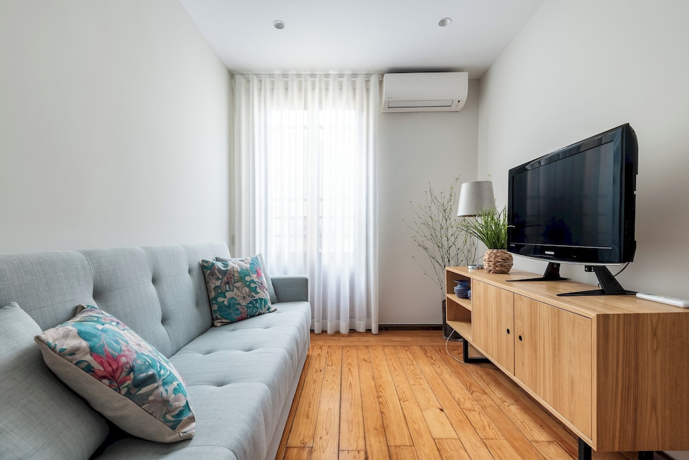 Rivol3 · Stunning 1BR w/ Private Terrace