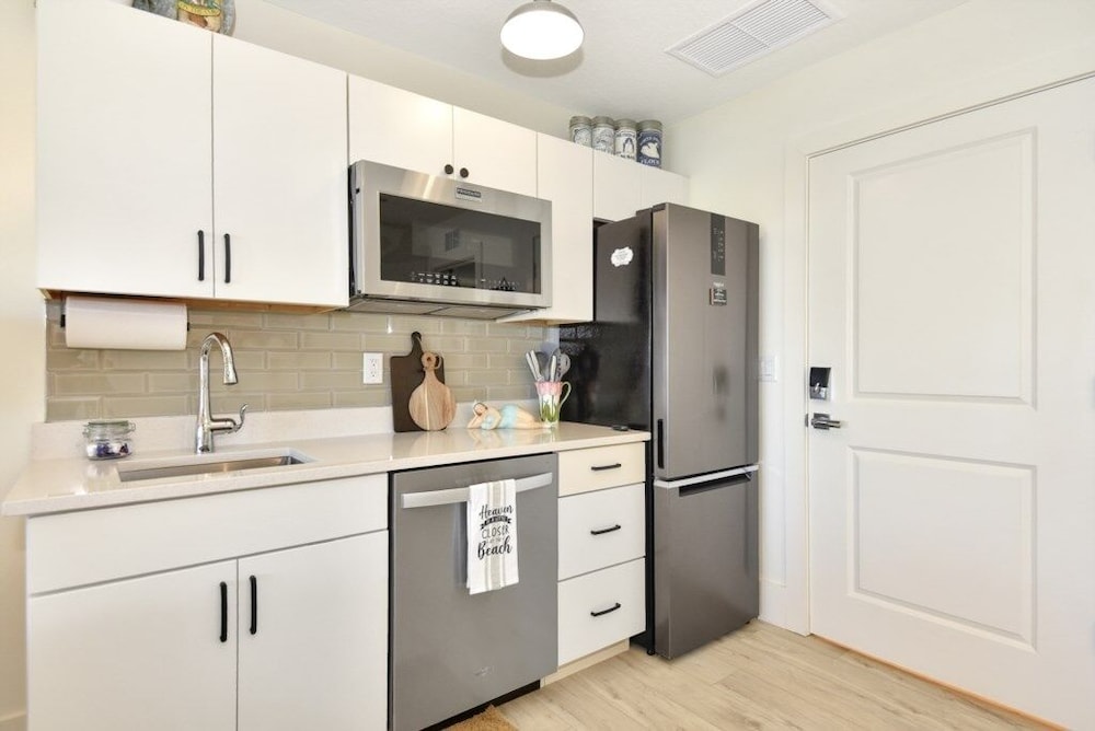 The White House On Flagler Beach - Unit 22 2 Bedroom Home