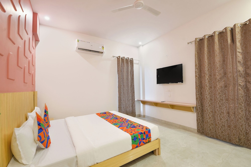 Fabhotel Black Pepper