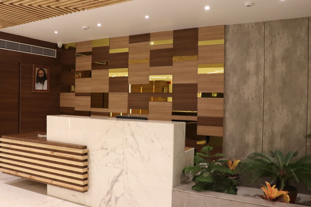 Lobby & Reception