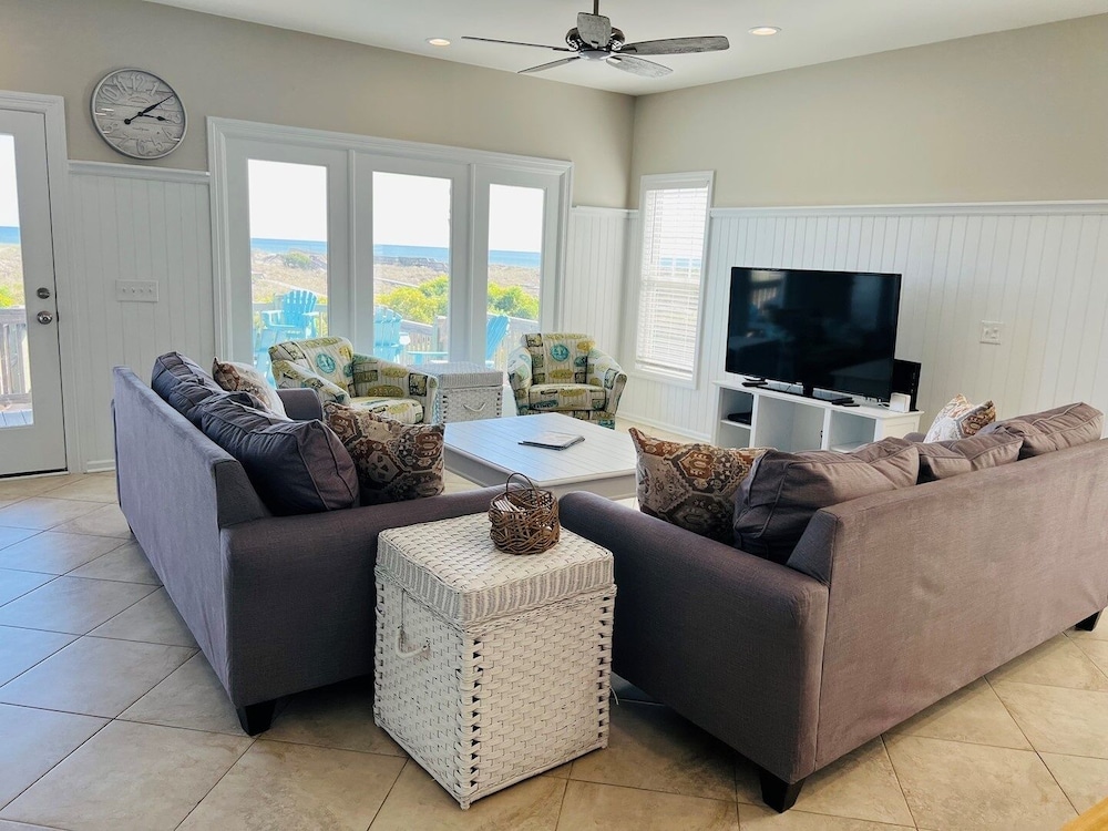 Avalon West- 5 Bedroom Home by RedAwning - Property Image 50