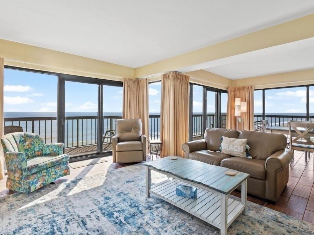 Savoy Penthouse 603 3 Bedroom Condo