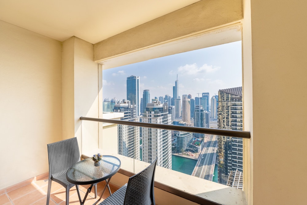 Luxe Marina View Retreat - 2BDRM