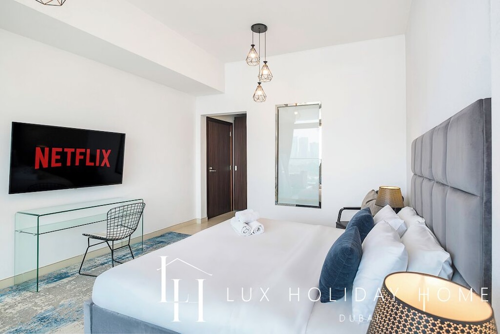 LUX Holiday Home - Azure Residence 1