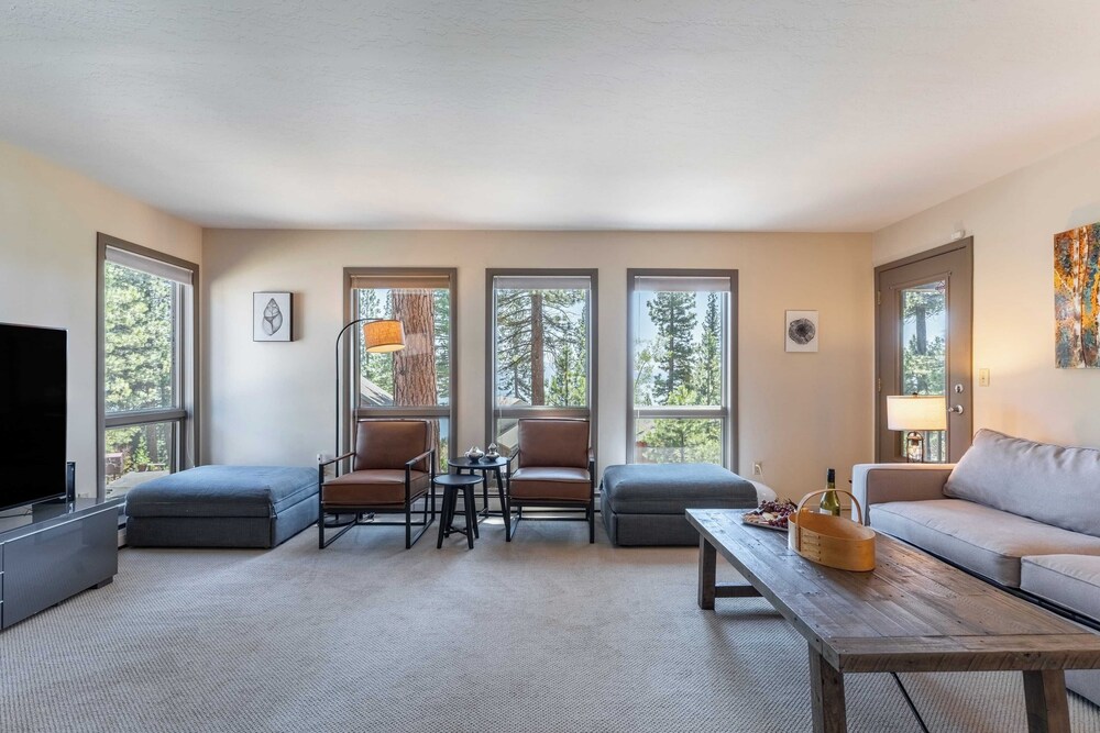 Crystal View by Avantstay Al Fresco Dining w/ View of Lake Tahoe + Crystal Bay