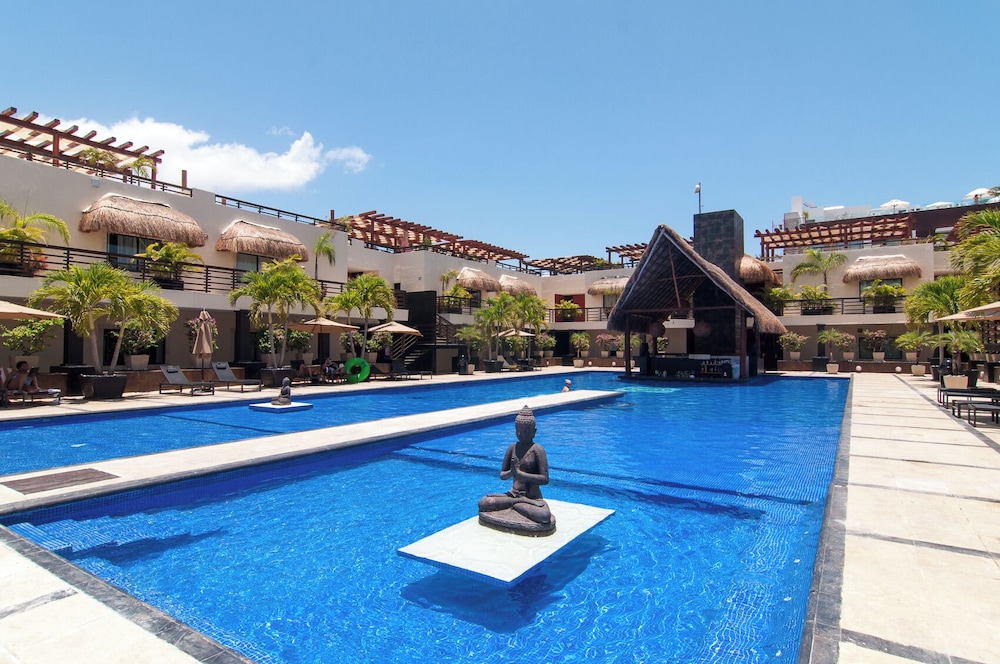 Aldea Thai Tropical Oasis near the Beach