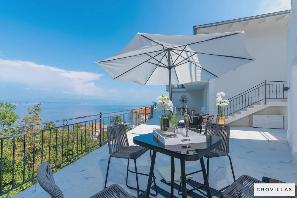 Villa Lauriana Nearby Opatija - Crovillas