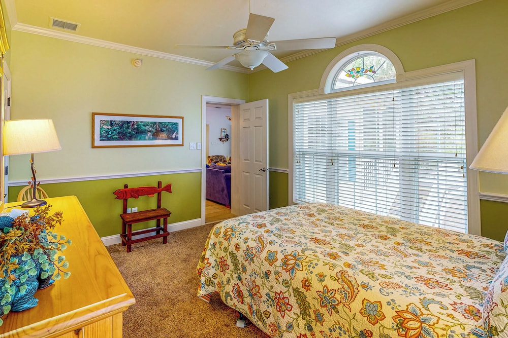 Dog-friendly Riverfront 3BR w/ Fire Pit & Dock