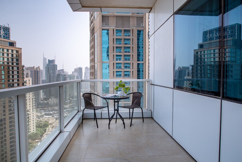 Luxury Living in This Stylish 2BR in Dubai Marina