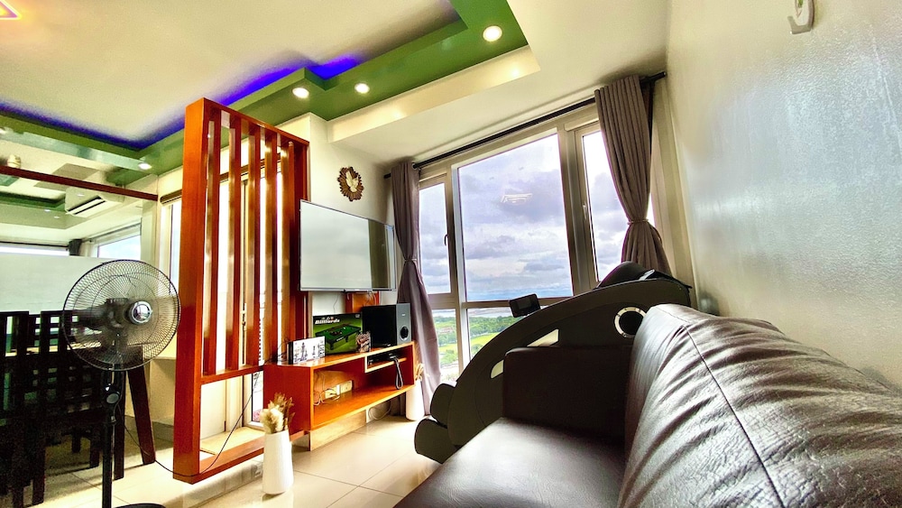 Hotel near Airport Mall of Asia PICC WTC