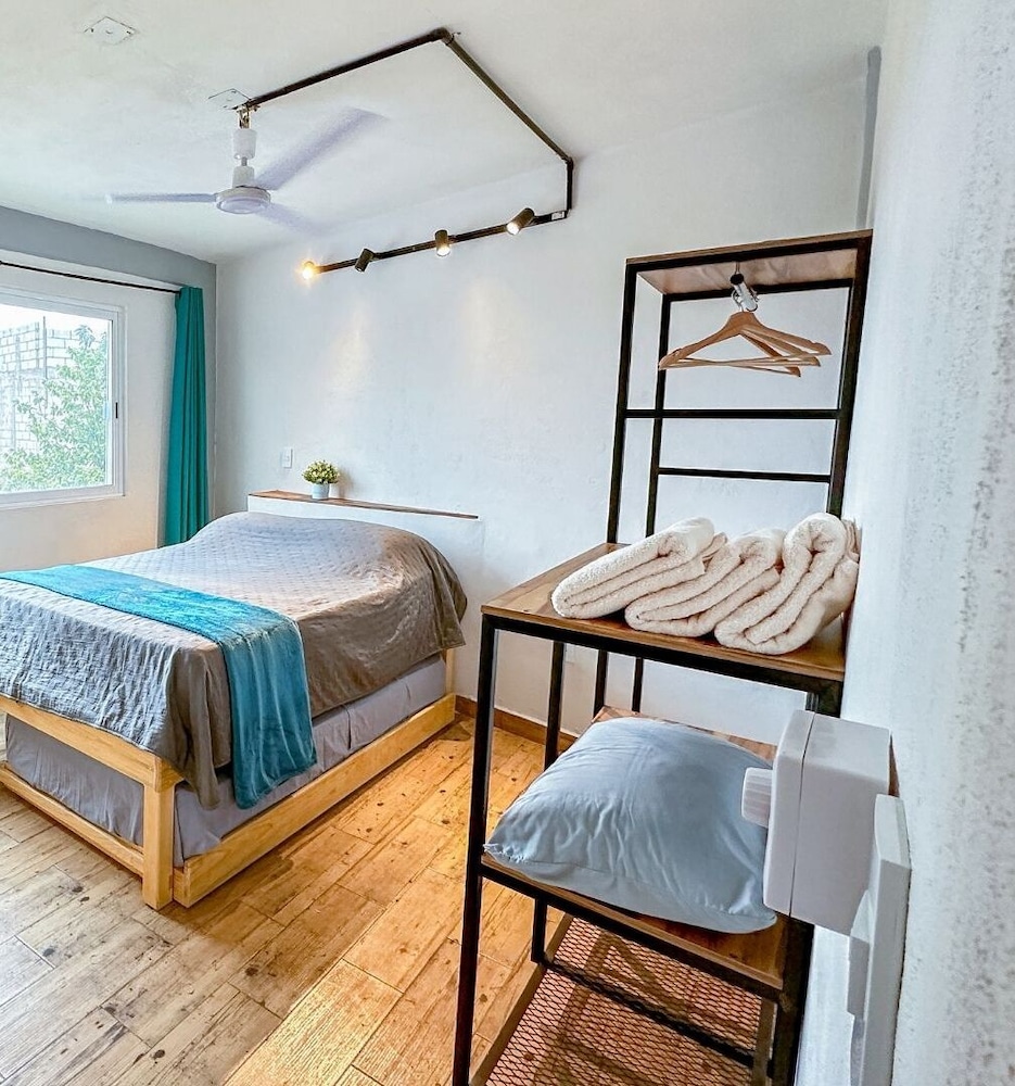 New Comfortable Retreat. Pool & BBQ