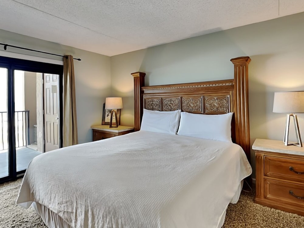 Ocean Breeze West by Southern Vacation Rentals
