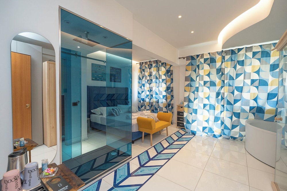 Maiori Suites