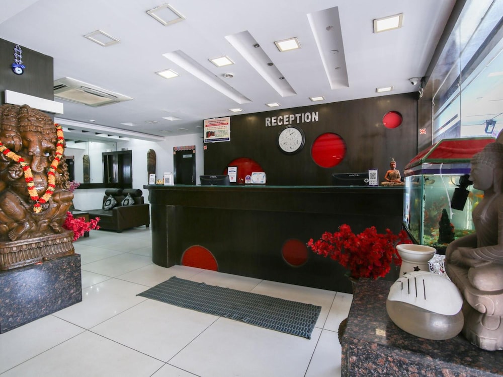 Lobby & Reception