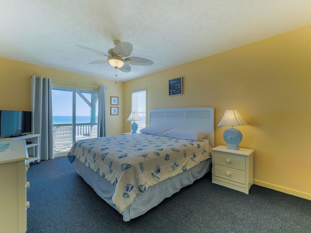 Twin Palms by Topsail Realty