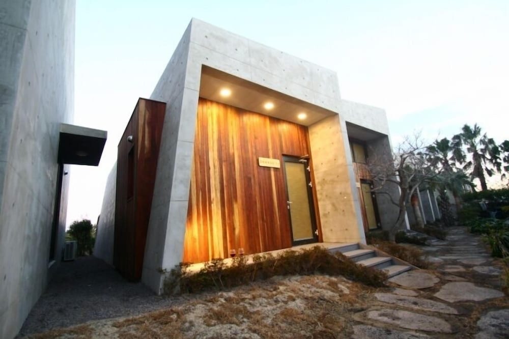 Visby Jeju Palm Village
