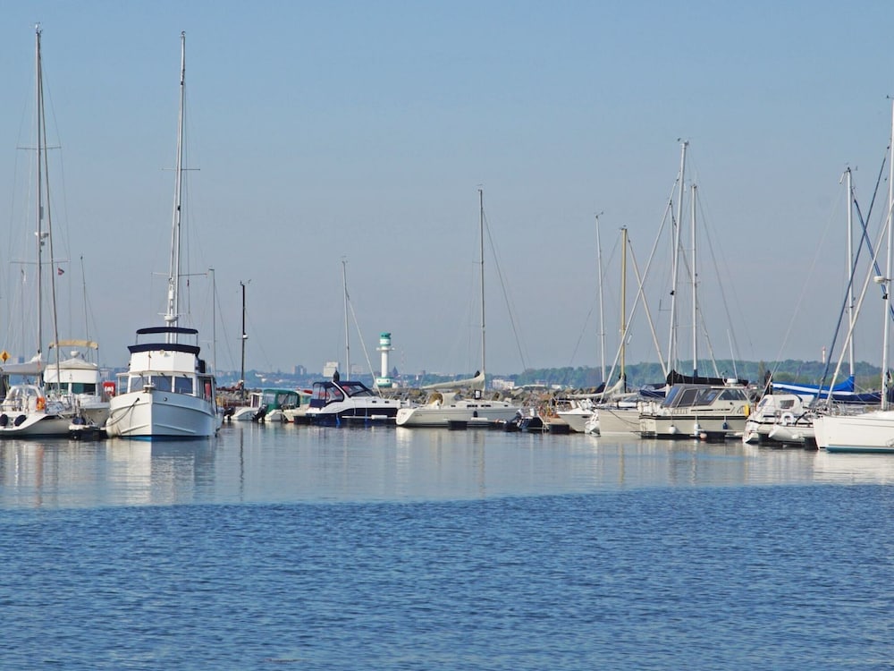 Hausboot in Laboe an der Kieler Foerde