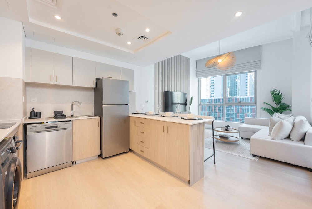 1 Bedroom That Sleeps 4 With Great City Views