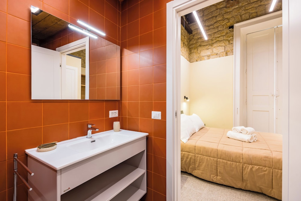 La Pinacoteca Aparthotel by NapoliApartments