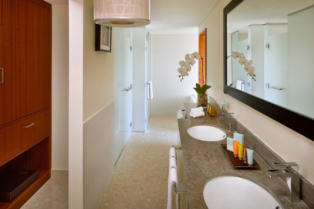 Lapita, Dubai Parks and Resorts, Autograph Collection