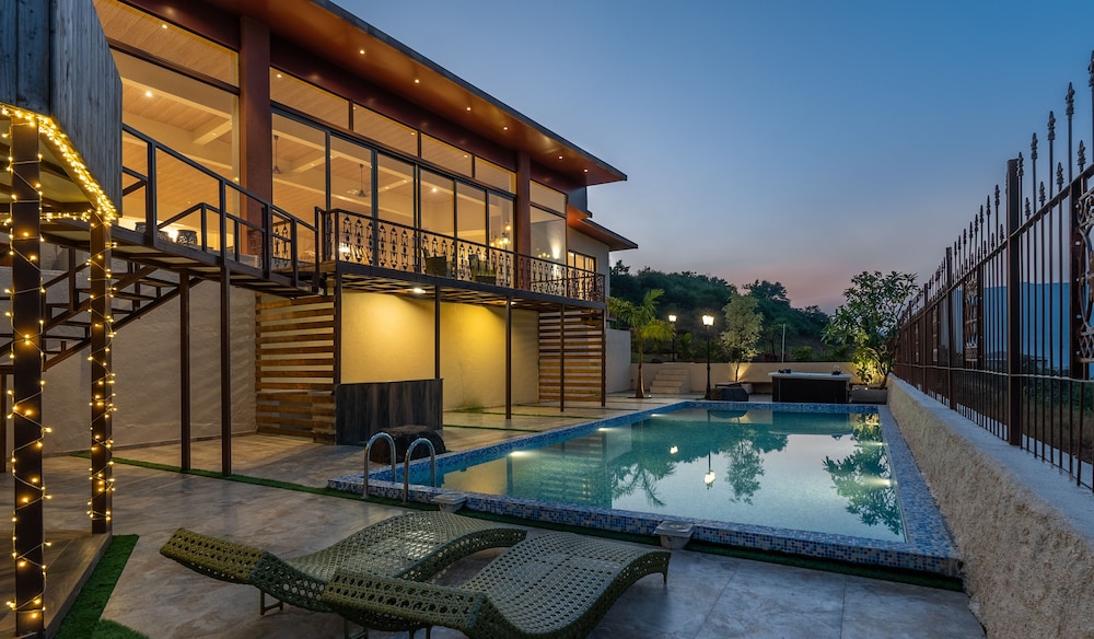Amarjas Mountain Crest Villa