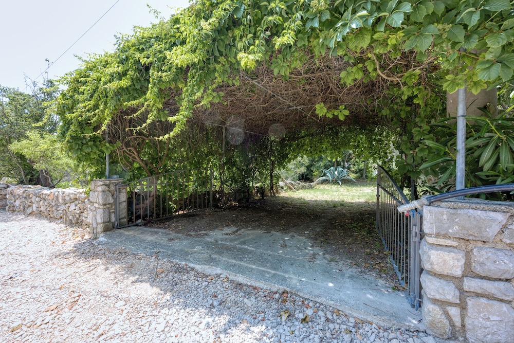 Captain's House - Sv. Jakov