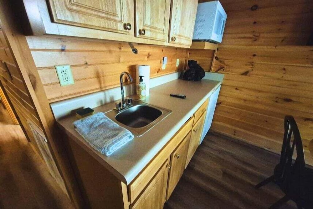 Reservation 2 Bedroom Cabin