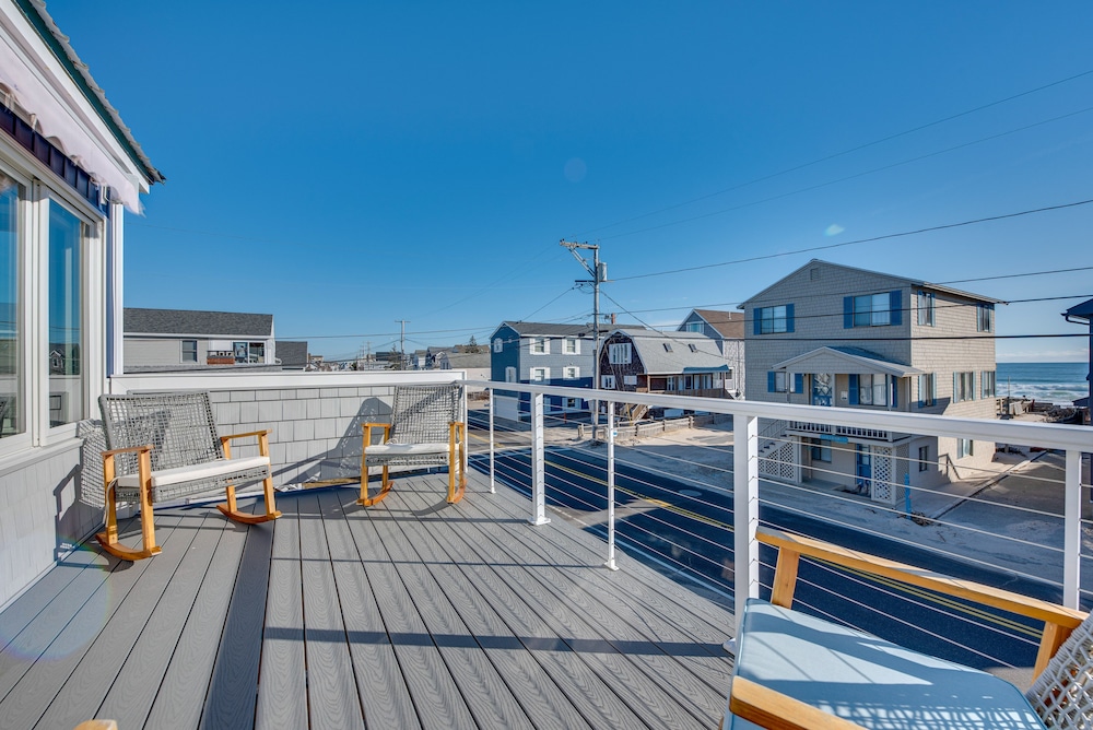 Wells Beach House w/ Ocean-view Deck - Property Image 8