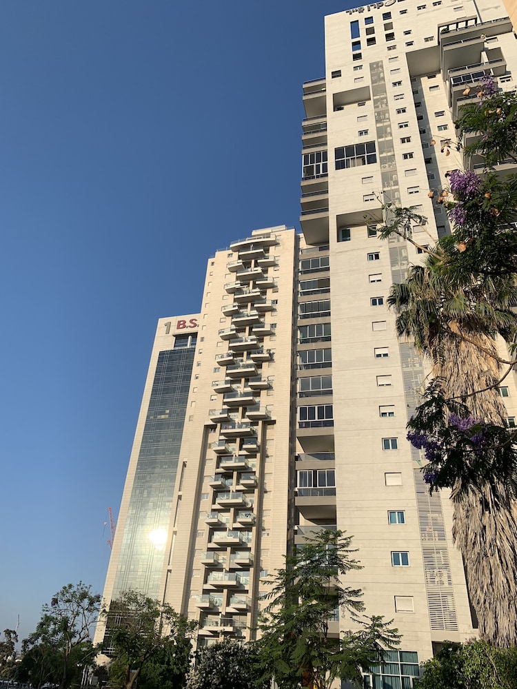 Luxury With Stunning View And Parking