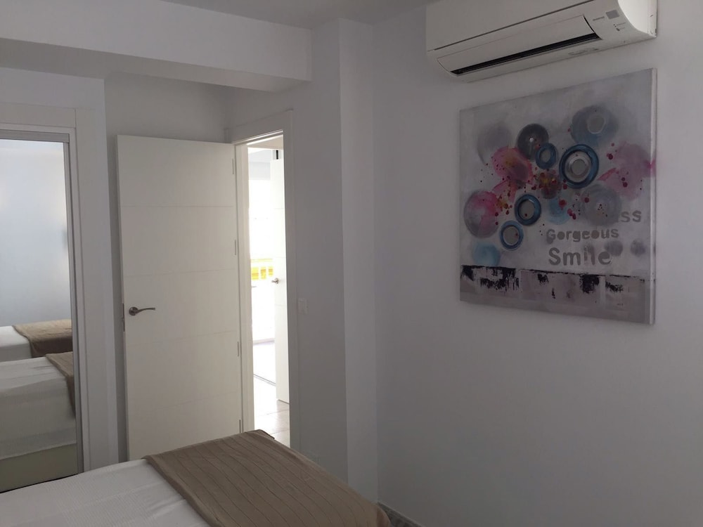 Seaside Bliss 2 Bedroom Condo in Fuengirola