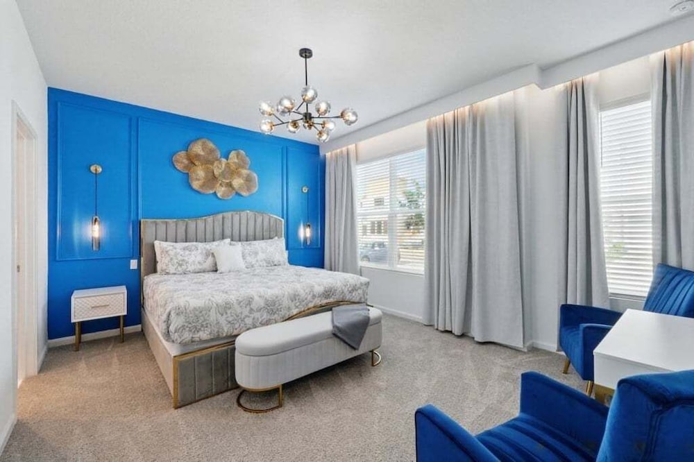 Beautiful Chic Radiance Home With Pool 5 Bedroom Townhouse
