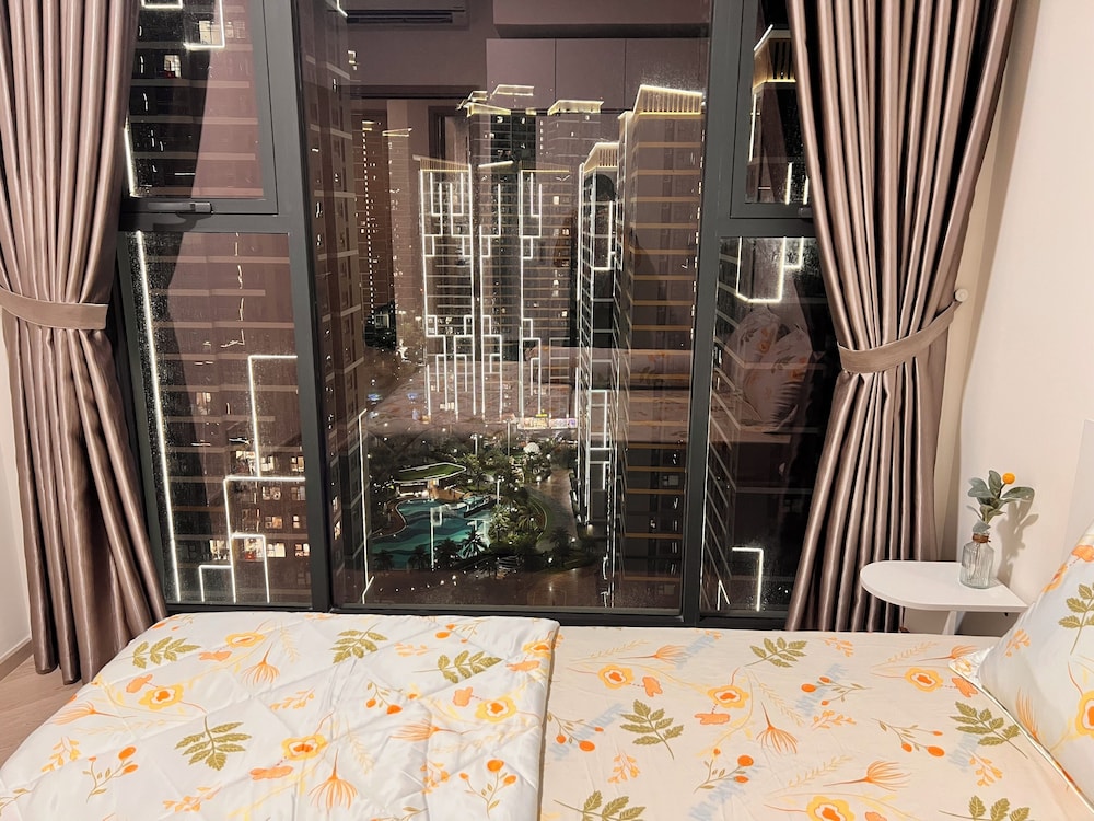 Vinhomes Grand Park-Masterise Center