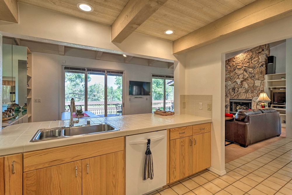 Sleek Sedona Condo w/ Resort-style Amenities! view 5