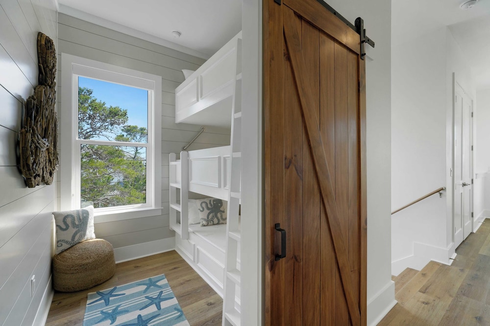 Sleeps 39 2 Luxe Homes w/ Free Golf Cart, Private Pool+spa 3 Blocks to Beach
