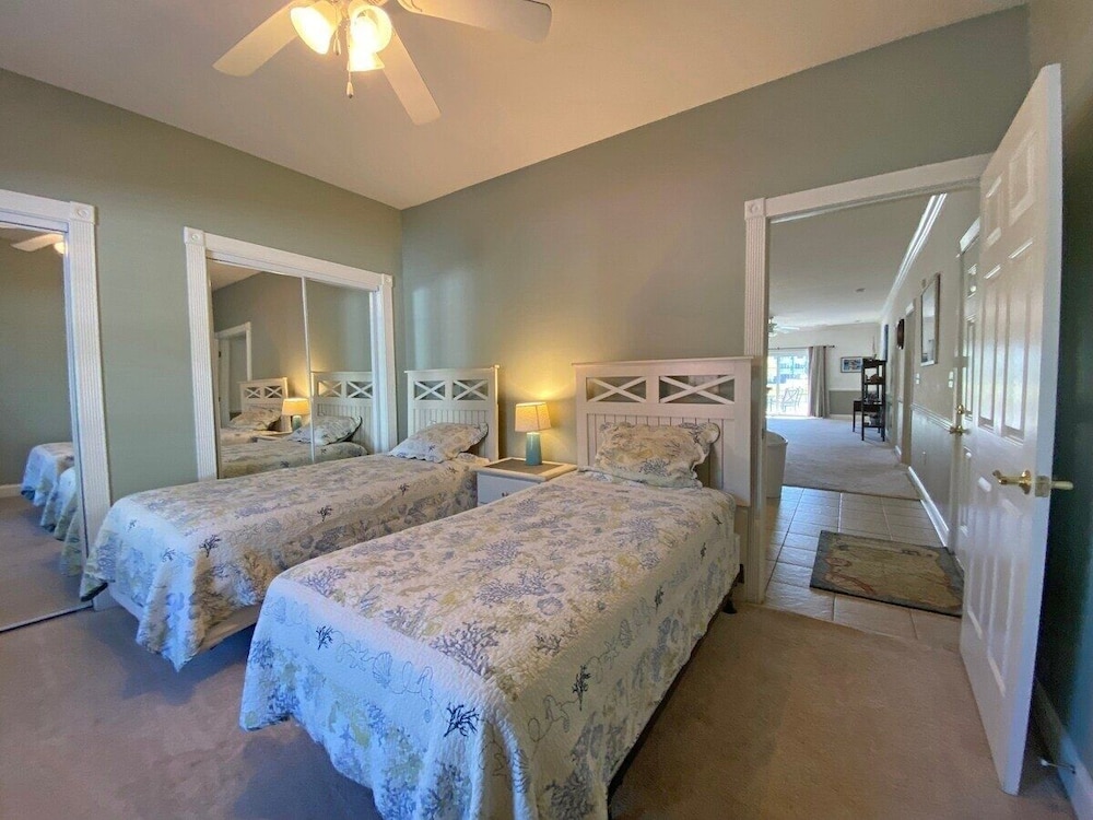Magnolia Pointe Luster Leaf 4847-101 3 Bedroom Condo