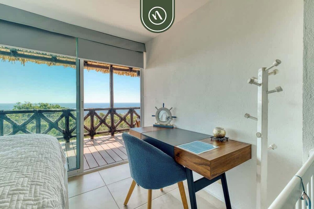 Amazing 3 BR Penthouse With Beachclub