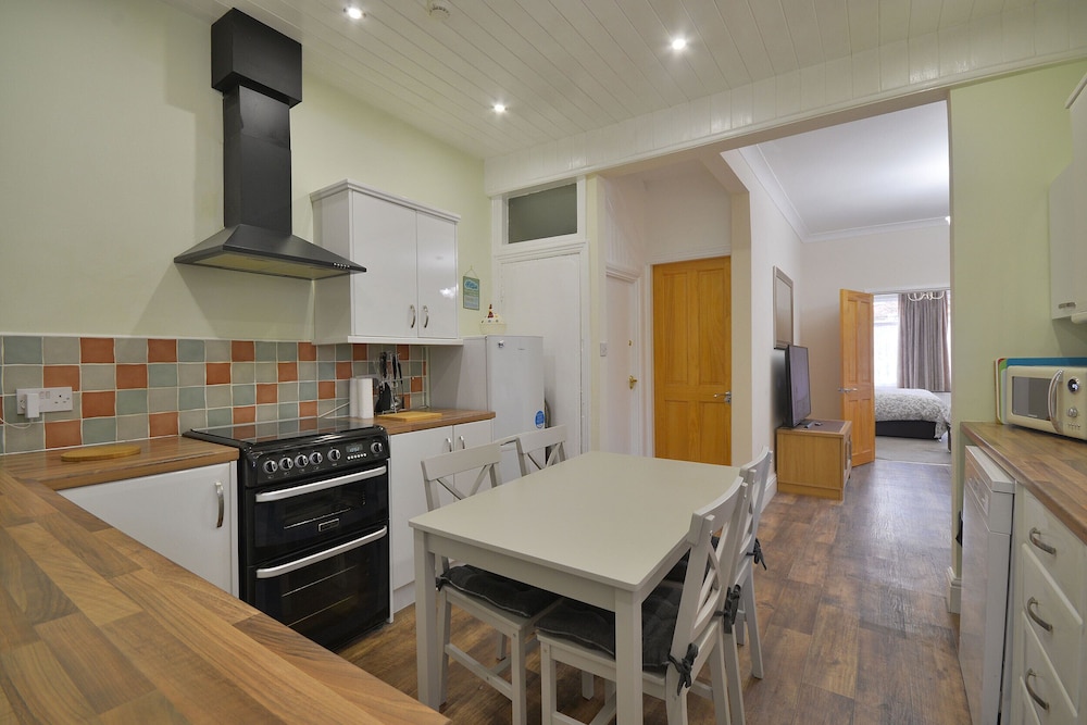 Brightwater Ground Floor Apartment up to 6 Guests view 2