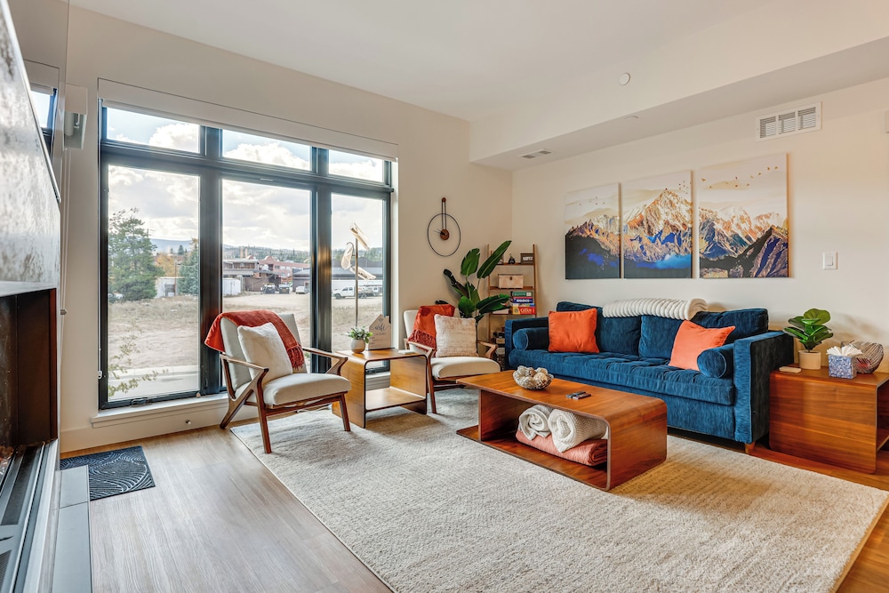 Mountain-view Condo in Downtown Winter Park!
