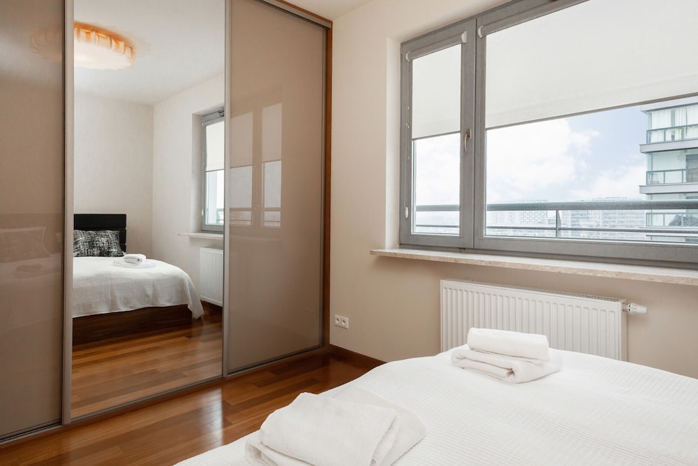Apartment Jeziorańskiego by Renters view 4