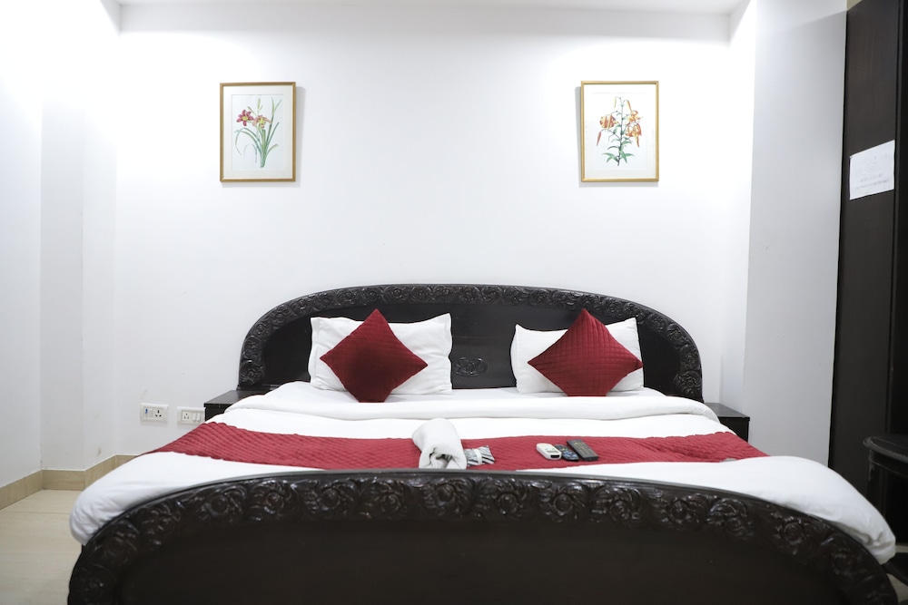 Mauryan Elite Hotel Lajpat Nager