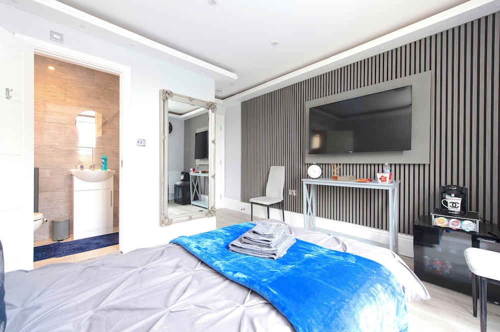 The Pond House - Ensuite Rooms