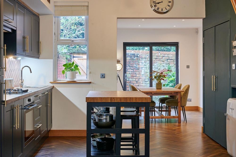 Host Stay 19 Garswood view 5