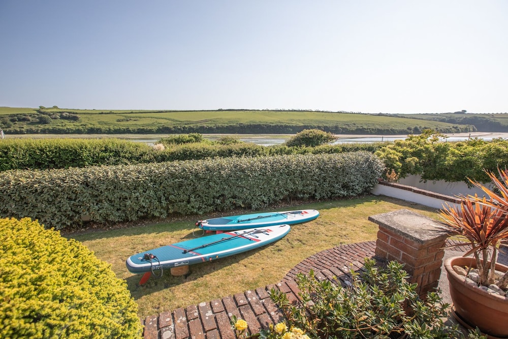 Newquay Tamarisk Lodge on the Gannel