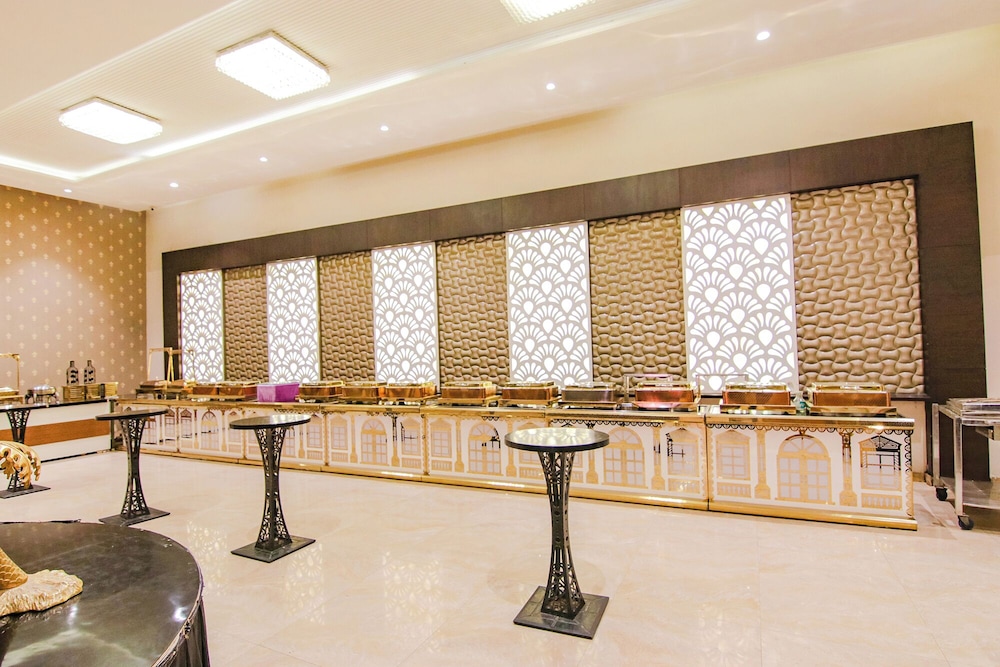 Fabhotel Prime Royal Maple