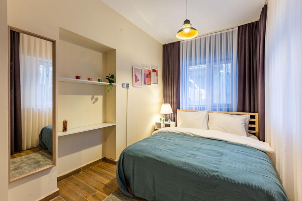 Charming Flat Near Taksim Square in Cihangir
