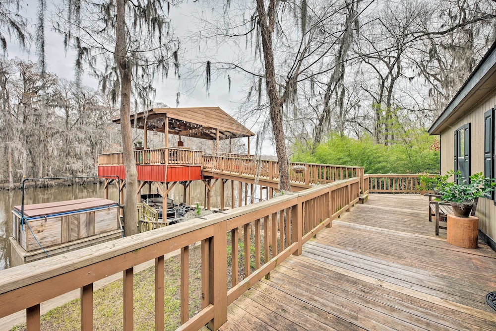 Waterfront Karnack Home w/ Boathouse  Deck! - Property Image 3