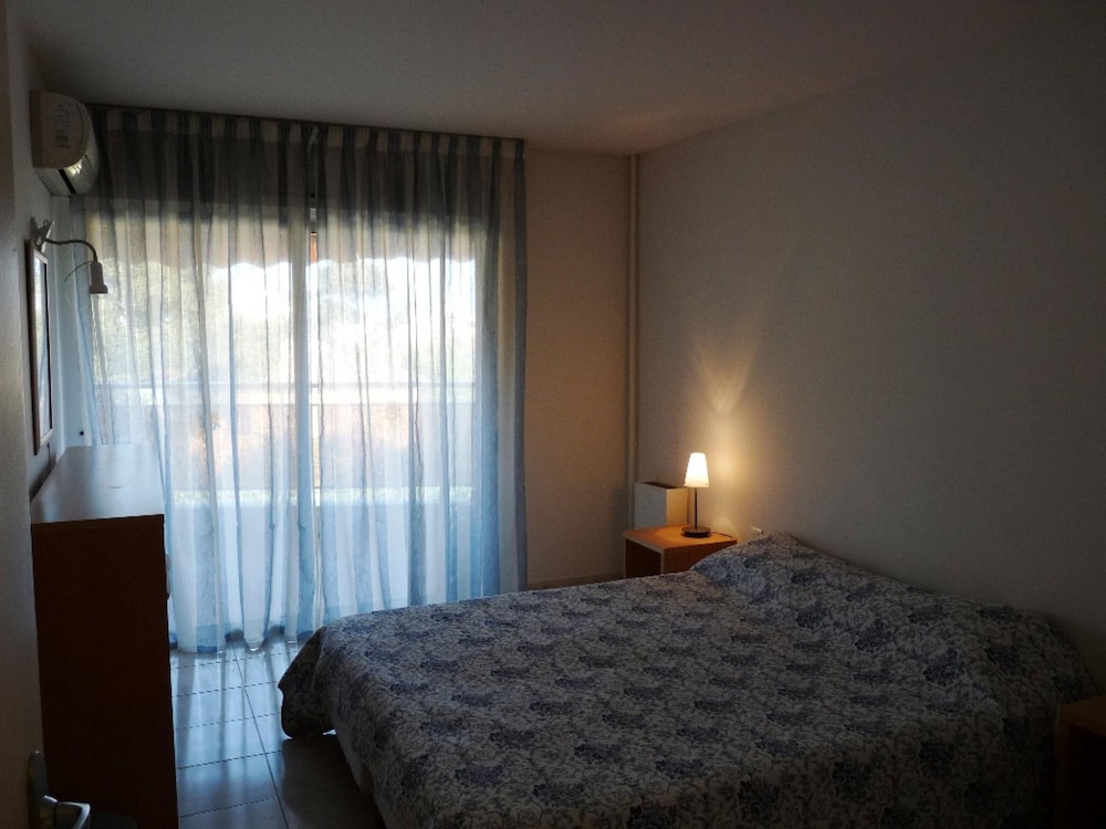 Two Bedroom Apartment Near the Beach in Cannes Terrace and Aircon - 814